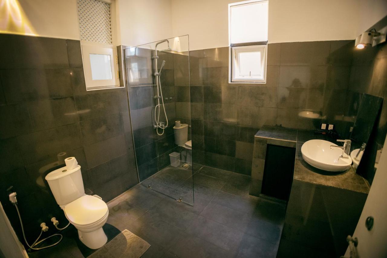 Lankahuts Villa Negombo Luaran gambar