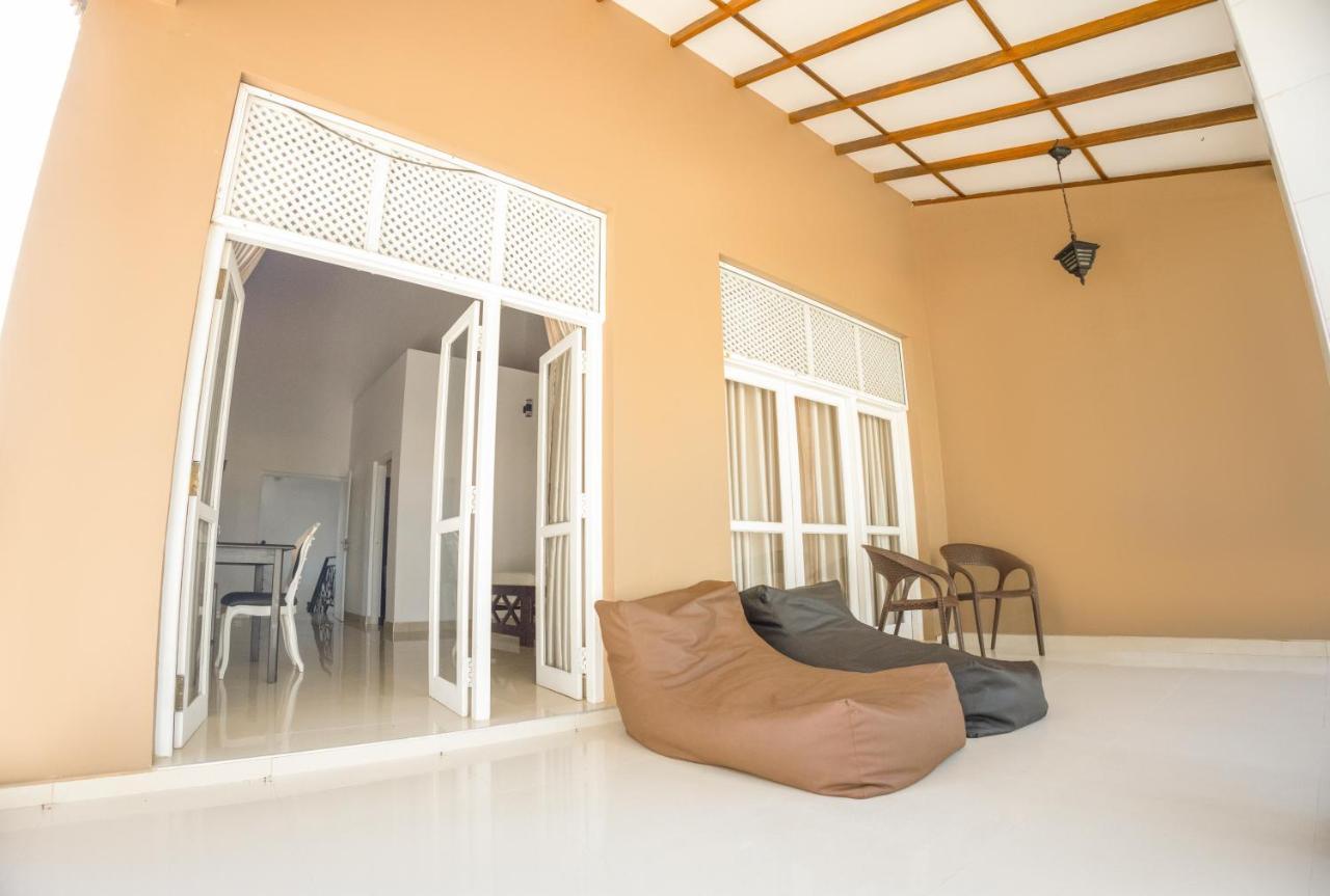 Lankahuts Villa Negombo Luaran gambar